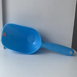 Feed scoop blue