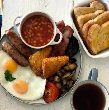 1 Large Full English Breakfast (GF available)