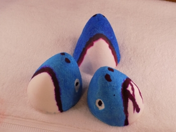 Bubblegum Shark Attack Foaming Bath Bomb