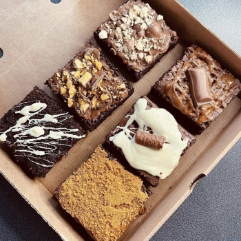6 mixed brownies