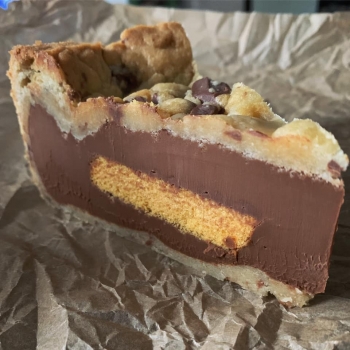 Caramel   Crunchie Cookie Pie Slice