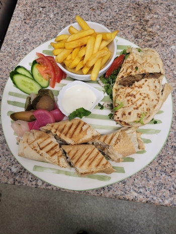  Mix kebab plate